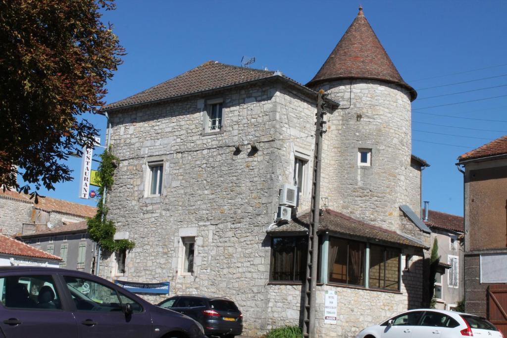 Logis Hotels- Auberge De La Tour - Hotel Et Restaurant Sauzet  Bagian luar foto